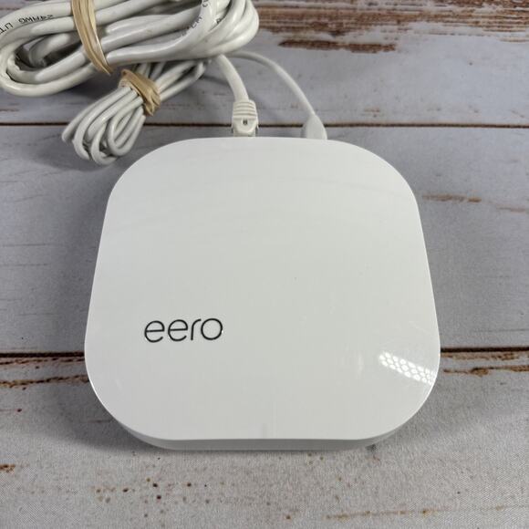 eero Pro B010001 2nd Generation AC Tri-Band Mesh Router - White - Picture 2 of 3